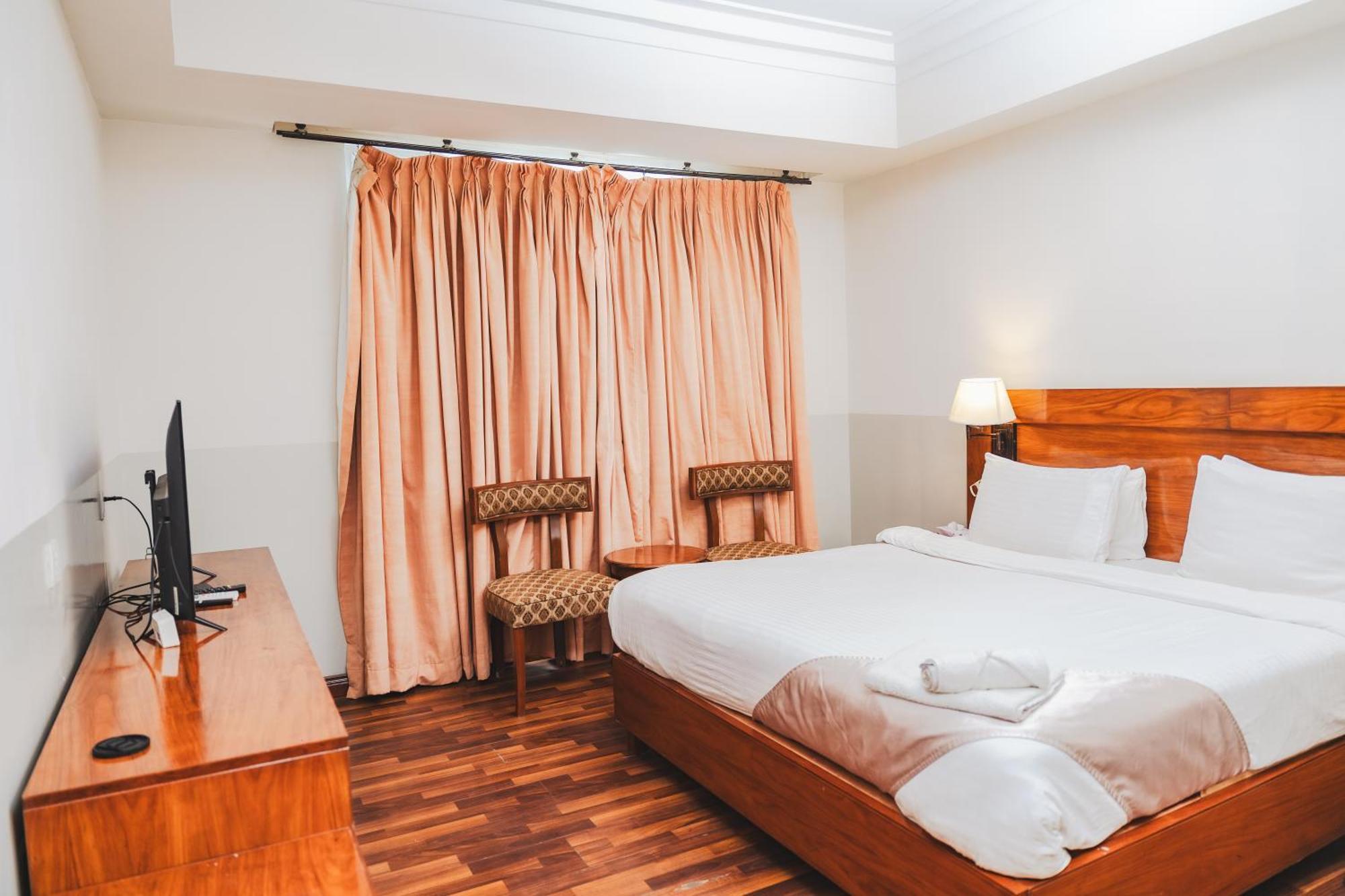 Esquire Hotels & Apartments Rawalpindi Extérieur photo